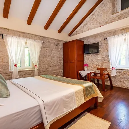 Poolincluded - Villa Zvonko * Podlug