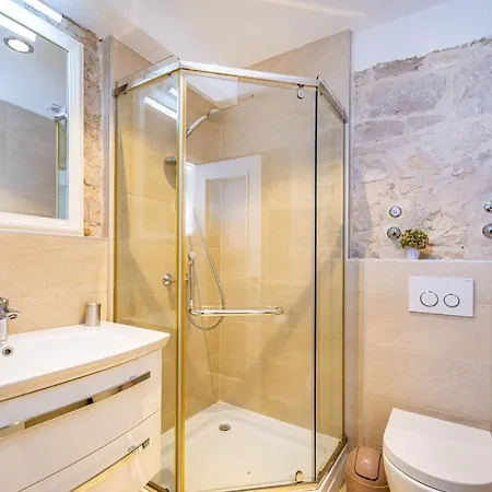 Vakantiehuis Poolincluded - Villa Zvonko Podlug