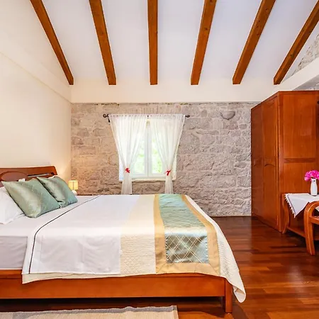 Vakantiehuis Poolincluded - Villa Zvonko *