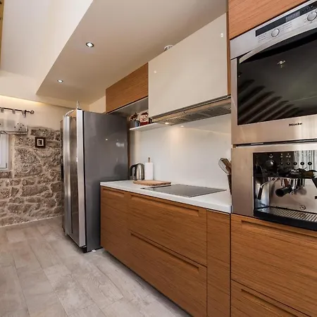 Vakantiehuis Poolincluded - Villa Zvonko Podlug