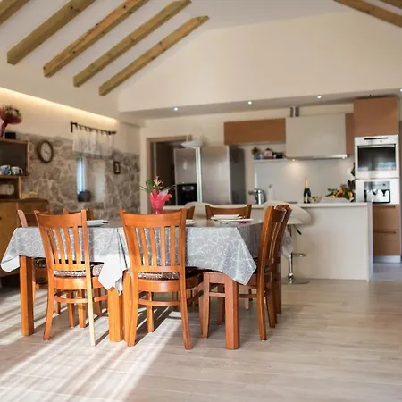 Vakantiehuis Poolincluded - Villa Zvonko Podlug