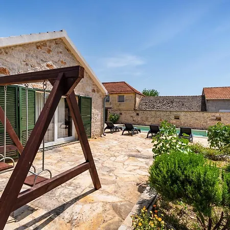 Vakantiehuis Poolincluded - Villa Zvonko