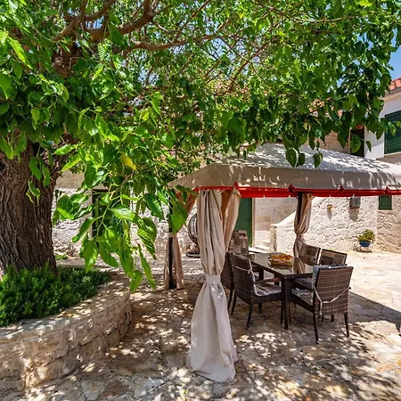 Vakantiehuis Poolincluded - Villa Zvonko *